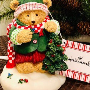NEW HALLMARK HOLIDAY BEAR LAMP
